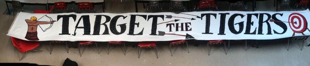 marisacummingss's tweet photo. friday night lights❤️🏈
#targetthetigers #1stround #letsgoradiers http://t.co/iw5ZhwrLWt