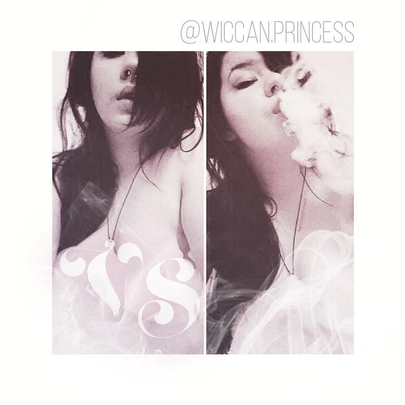 VapeSister's tweet photo. Bathtime π #vape #vapefam #vapegirls #vathing #ecigs http://t.co/hLlKoekoN9