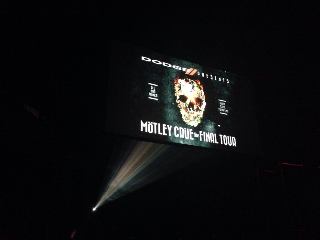 sirs_way's tweet photo. Thursday evening fun with #MotleyCrue &amp; @Iamhispet http://t.co/56yZpDlIL7