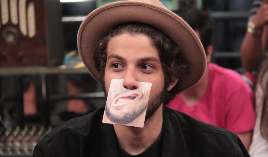 aboutchay's tweet photo. É neste sabádo (15/11) que vai ao ar o Altas horas com a participação de Chay. http://t.co/wtPZMhLvH9