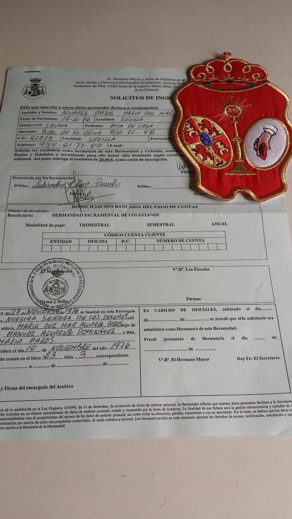 mariadelmar71's tweet photo. Pedazo d regalo que me a hecho mi marido por nuestro aniversario de boda hacerme hermana de la hermandad de lo gitano http://t.co/ES2UTLMg9C