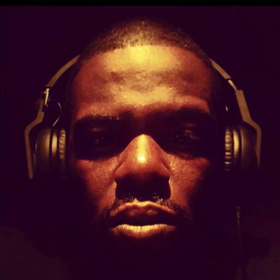 ChicagoLovesU's tweet photo. @LLDTechno LIVE @UNDRGRNDHOUSETV #MixChicago
#MegaM, in studio live set w/ #Hush & #Intellephunk's Christian James http://t.co/LXwBlJEStr