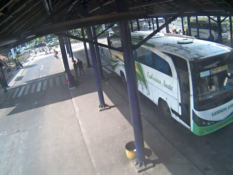 NTMCLantasPolri's tweet photo. RT@rttmcsurabaya:08:44 Wib Kondisi Terkini di Terminal Purabaya Surabaya : Normal
Cuaca Cerah #RTTMC2014 @rttmchubdat http://t.co/SkeQCJGYnH