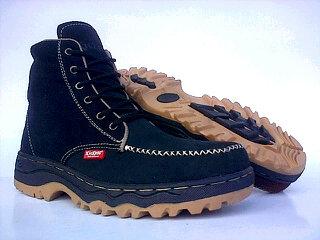 Hilinkshoes's tweet photo. Kickers boots size 40-44 250k  (blm ongkir) minat? invite pin 7D2EAB0F/08969973614 http://t.co/o6Wi5iRHUq