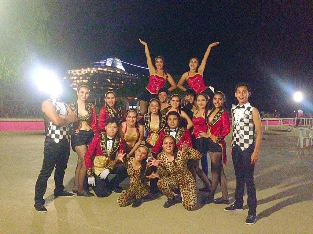 cobacamoficial's tweet photo. Baile moderno listo para su participación en el #encuentroregional #huatulco2014 http://t.co/YHIWluXZfN