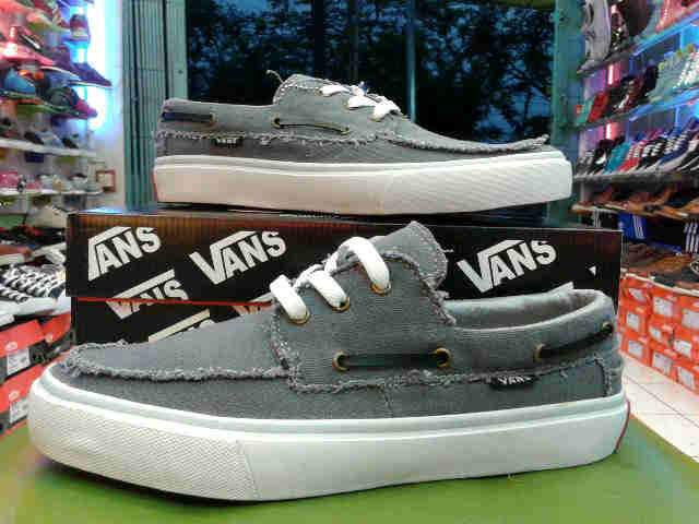 Hilinkshoes's tweet photo. Vans zapato size 39-43 180k (blm ongkir) minat? invite pin 7D2EAB0F/08969973614 http://t.co/6UgNxSWFNq