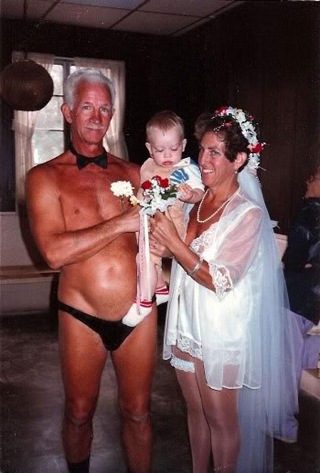 FamilyAwkward tweet picture