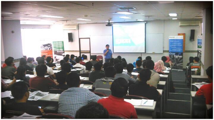 BUMAofficial's tweet photo. Live! Kuliah umum part 01 : Profil #BUMA dan Sharing Pengalaman di Dunia Tambang http://t.co/7jOEf0Ldgq