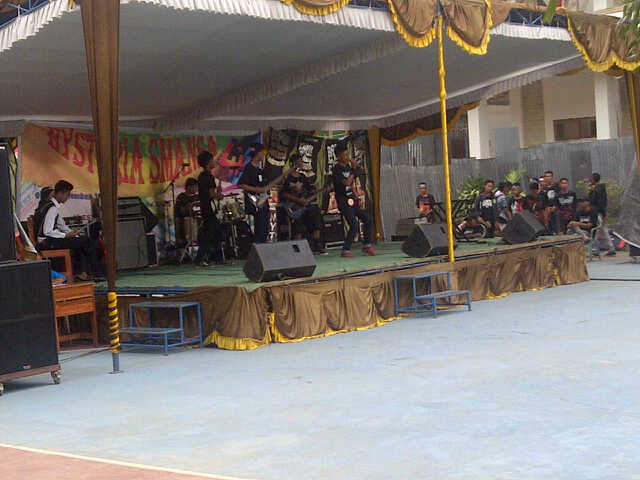 rainisuci's tweet photo. Mari ditunggu kedatangannyaa di HYSTERIA SMANSA 4 cc: @SMANSA_Pra http://t.co/62eJ4PXHFb