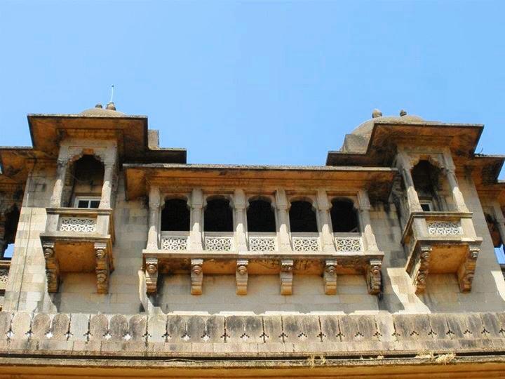 mnikam1976's tweet photo. #Jaivilas Palace @#Jawhar,former tiny tribal Princely State in #Palghar Dist, also known for #Warli paintings #India http://t.co/YUforMPN6V