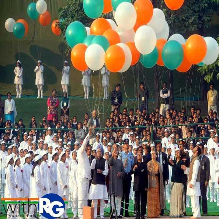 Raj_m2112's tweet image. Last year on #BaalDiwas. @Aneela_Nadar @shalinit_6 @MehekF @maulinshah9 @kamyamahato @sanjaynirupam @NayakRagini