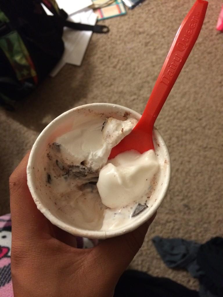 ViEevee's tweet photo. @DairyQueen My French silk pie blizzard was made with vanilla. It's listed under chocoholics for a reason #almost http://t.co/tNSy2TP8jP