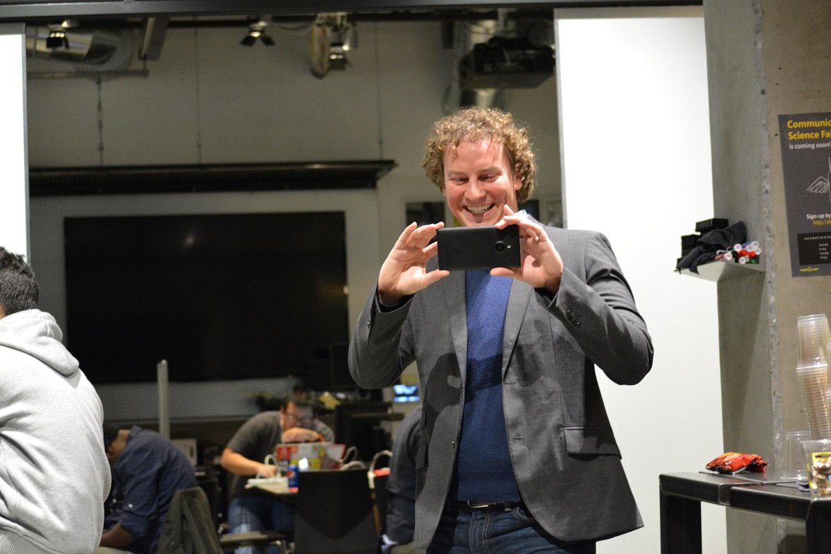 Jcaret2's tweet photo. Pseudometaphoto @johnpaulfarmer snapping photo of @SpelmanCollege UAF Hackathon team #BeU #spelmanSTEM #makingupwords http://t.co/3JKS4NHqmE