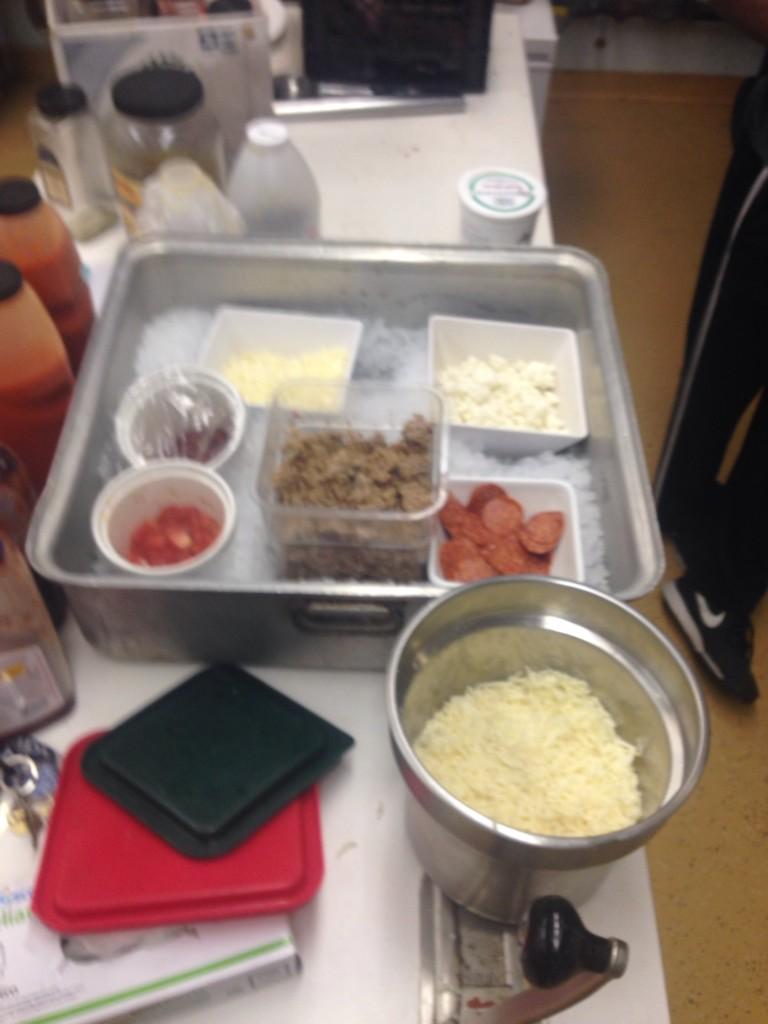 _PizzaDude_'s tweet photo. Fresh to death http://t.co/MaPw1yRRWz