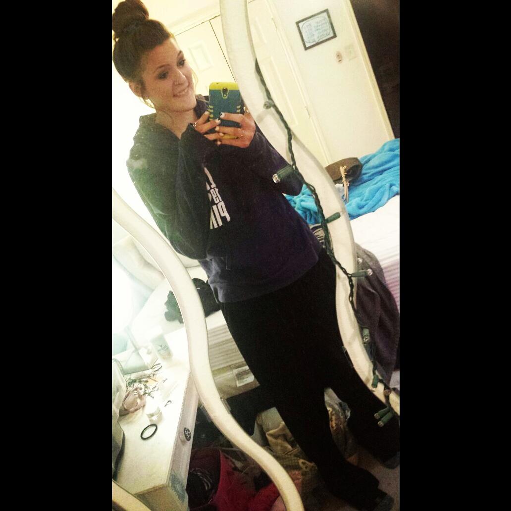 alicia_taylor27's tweet image. Loving this weather♡☆ #lovingwinter #finallycold
