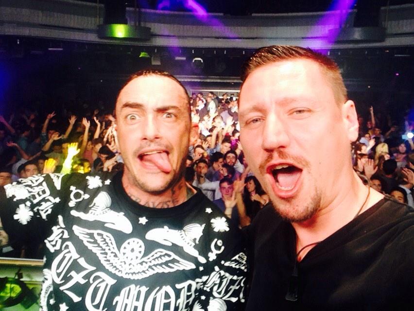 KikeSpace_'s tweet photo. Con el grande @djnanoshow en @teatroKAPITAL @kapital_young FIESTON http://t.co/MJTF2xt87F
