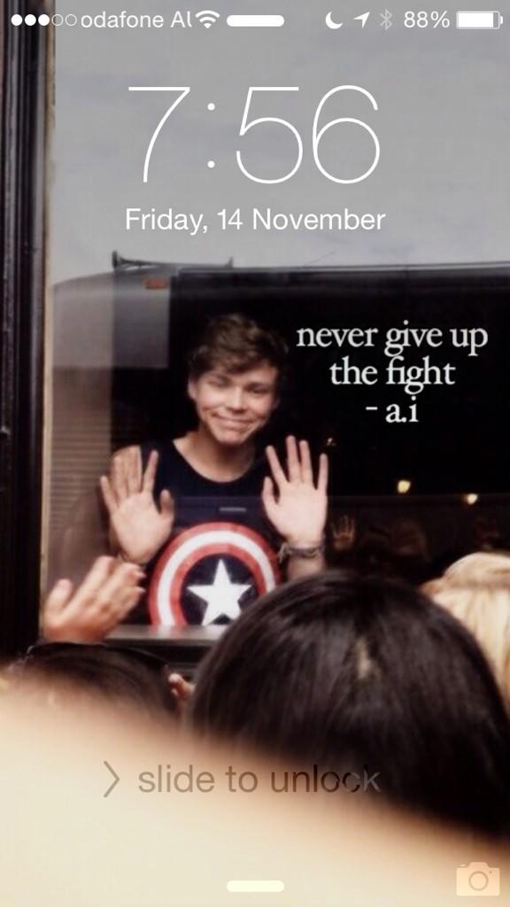 urlockscreens's tweet photo. ashton irwin lockscreen

rt and i'll dm it to you 💜 http://t.co/k7EuomIP8f