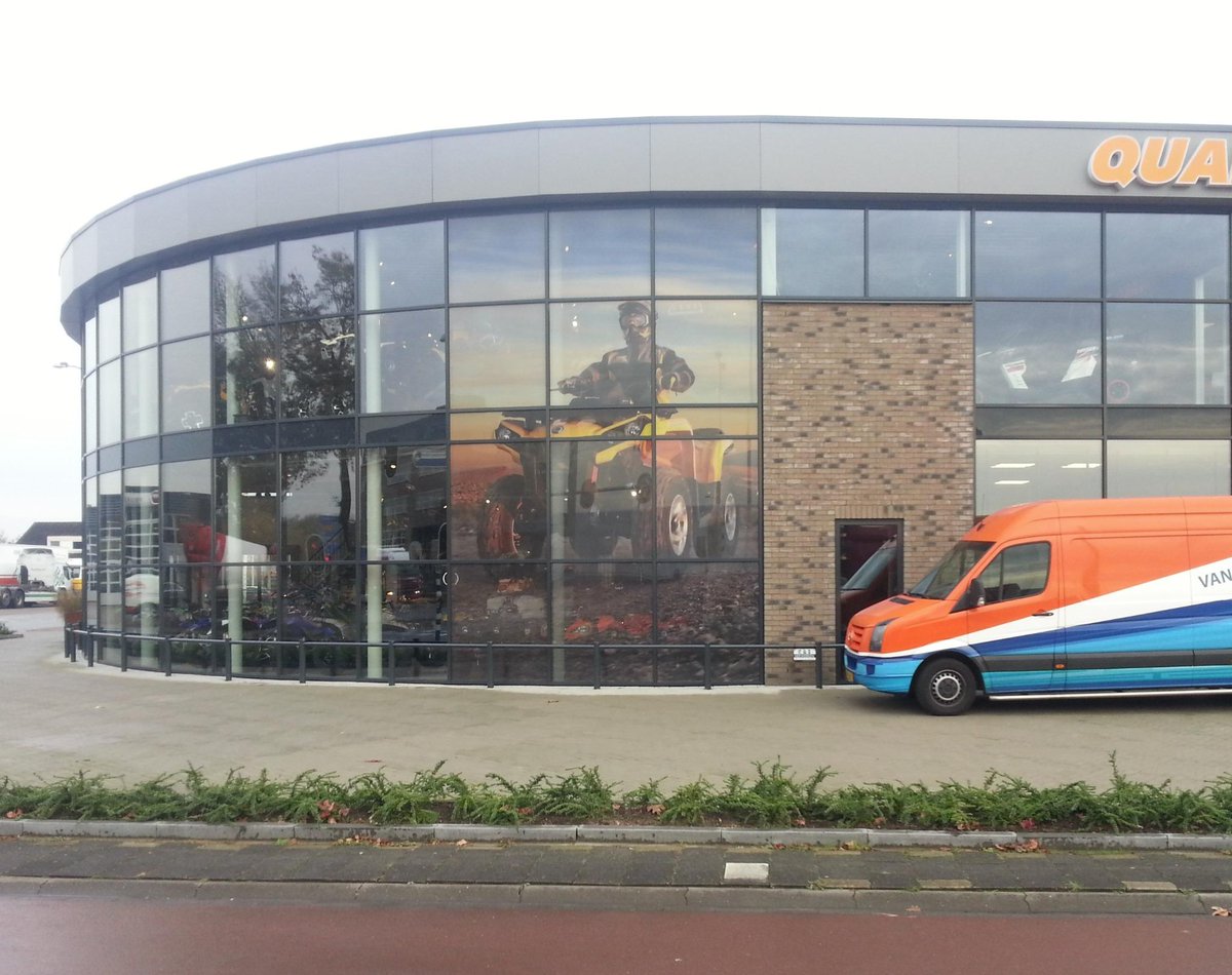 Een mooi pand op een mooie locatie verdient een mooie visual. Gefeliciteerd Quadwinkel.nl. #signing