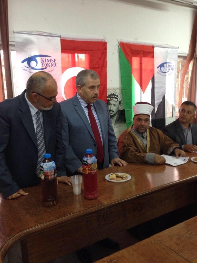 ismailcingoz1's tweet image. KYM Kudüs temsilciliği ve Filistin Evkaf bakanıyla birlikte fakir ailelere yönelik yardım çalışmaları...