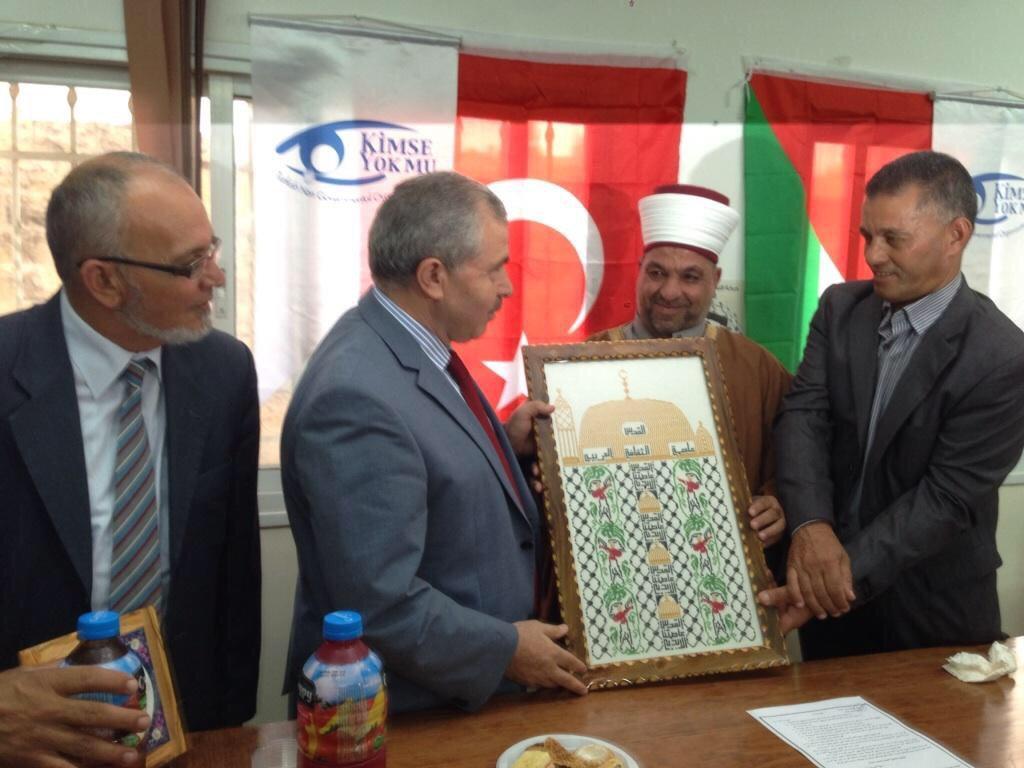 ismailcingoz1's tweet image. KYM Kudüs temsilciliği ve Filistin Evkaf bakanıyla birlikte fakir ailelere yönelik yardım çalışmaları...