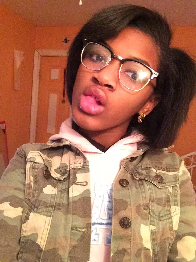 JShequira's tweet photo. #b4school #imeinsteinwhentheseglasseson:) http://t.co/tMaQpe1XOi