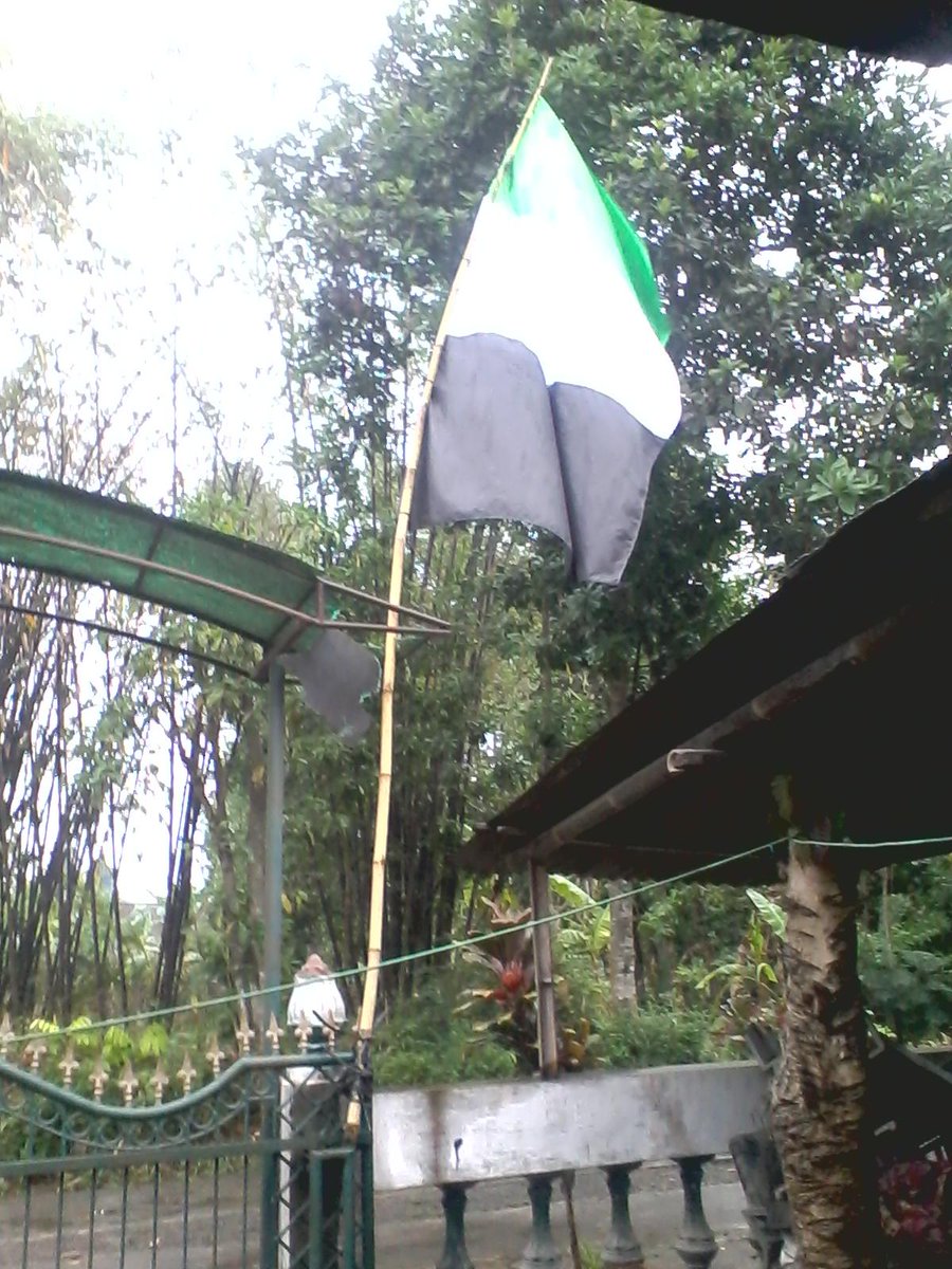 ferdian_rino's tweet photo. Bendera saya sudah jadi
#pssslemanale http://t.co/ABrSaJ2Nsk