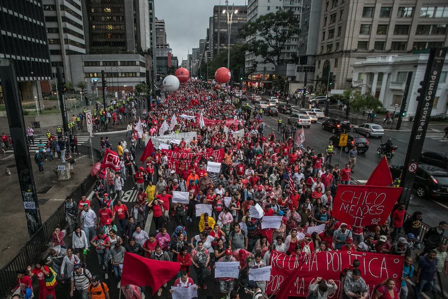 PersonalEscrito's tweet photo. #Brazil: 15,000 ppls march for popular reforms &amp; against wing-right #SP #N13 http://t.co/p3m35lbRRK http://t.co/p6lEsMpQeB via @NewsRevo