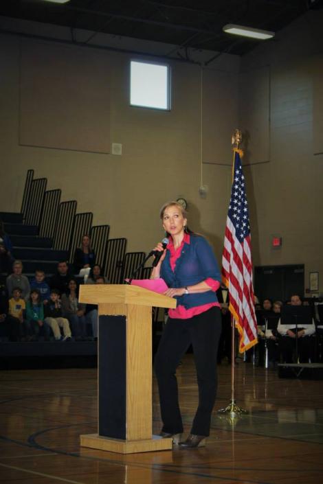 I love that many schools are taking time to remember and appreciate veterans. (more: chumly.com/n/297d11d )
