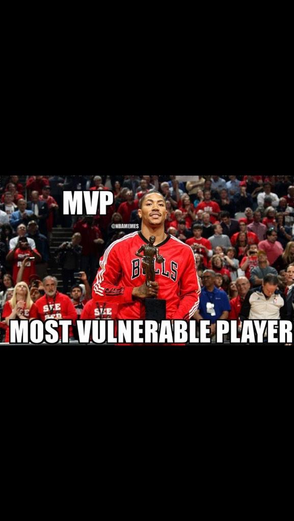 NBA_Skits's tweet photo. Derrick Rose gets the Most Vulnerable Player award? #HamstringInjury #GetWellSoonDRose http://t.co/ujx4k6QgkA