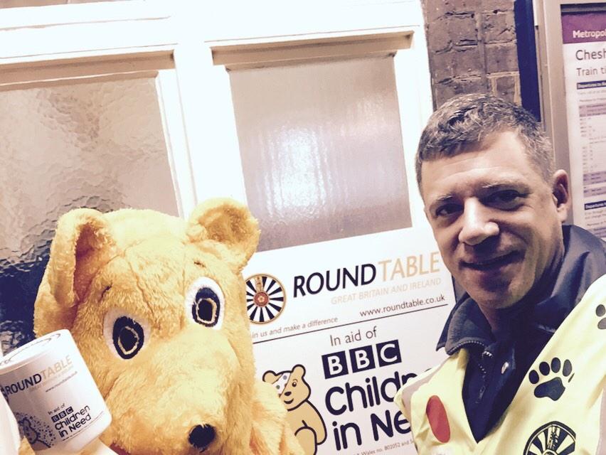 AmershamRT's tweet photo. Collecting for #BBCCiN at Chesham Station http://t.co/1x6bsQirbK