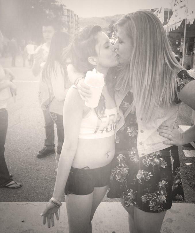 emcrawfordd's tweet photo. Happy birthday b! Miss you 😊 #pride2013 http://t.co/USsM1oZkAJ