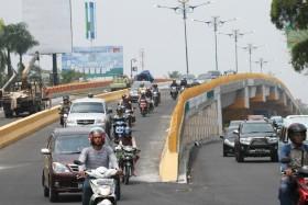 r_sept90's tweet photo. #2. Ampun kita ni dtengah jln, ibarat diandaki jumbatan hndap/trowongan gin kira2 jd RT @amatFTR @twitkalsel  http://t.co/aMjRCOm3Ua
