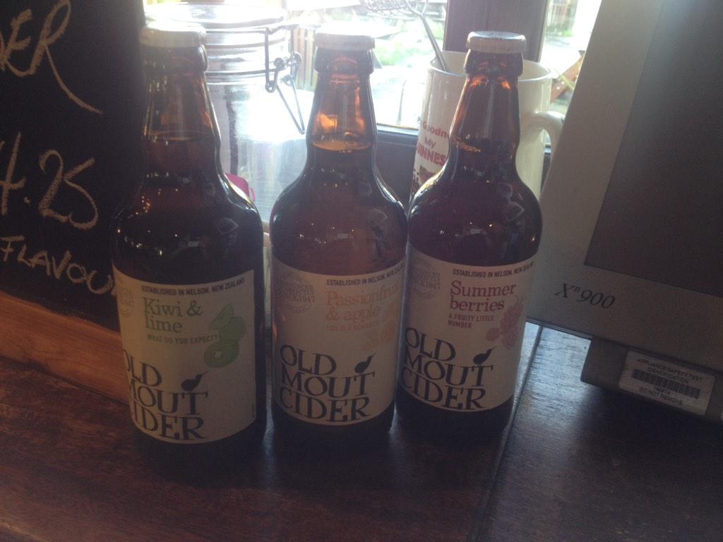 ArmsFarriers's tweet photo. Now in stock OLD MOUT CIDER kiwi and lime, passion fruit and apple and summer berries http://t.co/8hqIZn1OrG