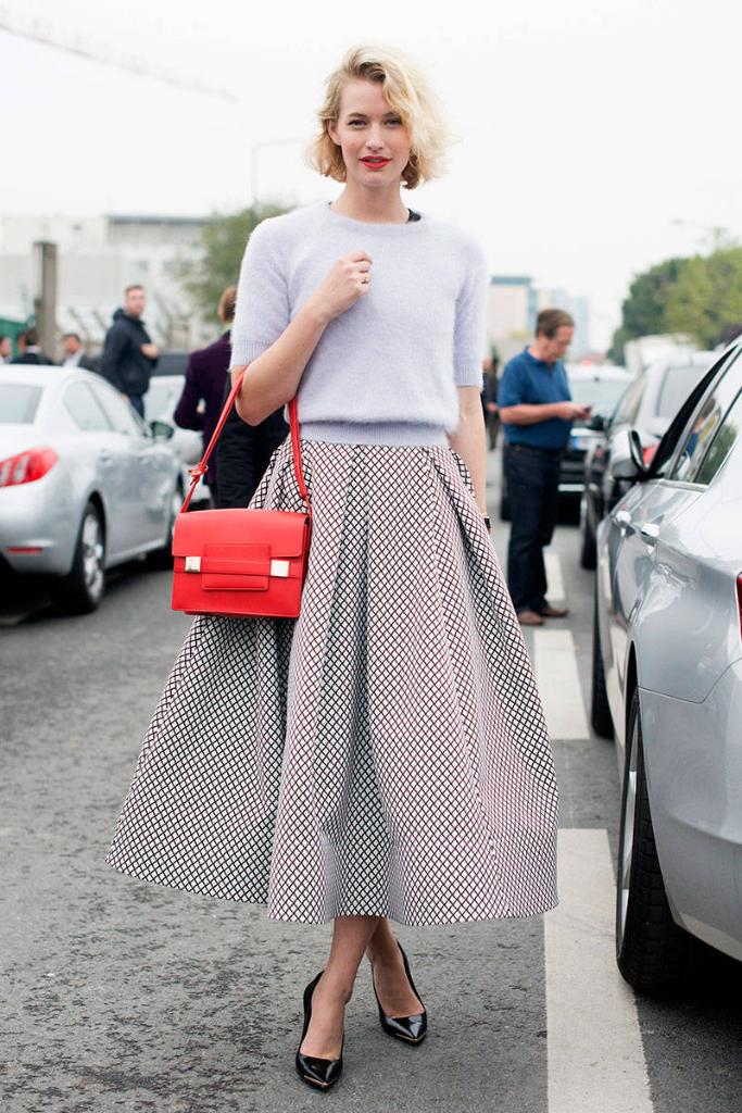 ELLEmagazine's tweet photo. 7 fashion editor styling secrets that make EVERYONE look better:  http://t.co/3gA3FEw52T http://t.co/N94crhquQf