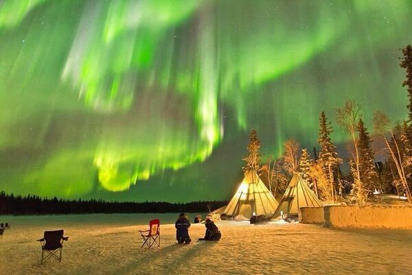 _Paisajes_'s tweet photo. La noche en Yellowknife, Canadá http://t.co/Sp9fnU6h3R