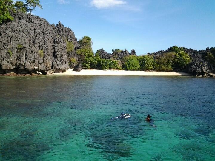 Jalan2Seru_ID's tweet photo. Salah satu penampakan di #PulauLabengki http://t.co/545UDTySGQ