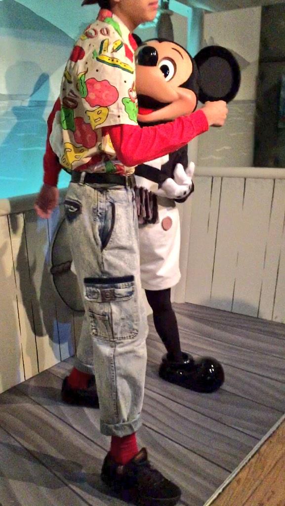 Kemio けみおを見上げるミッキーたん たまらない Http T Co W0xijmdg3t Twitter