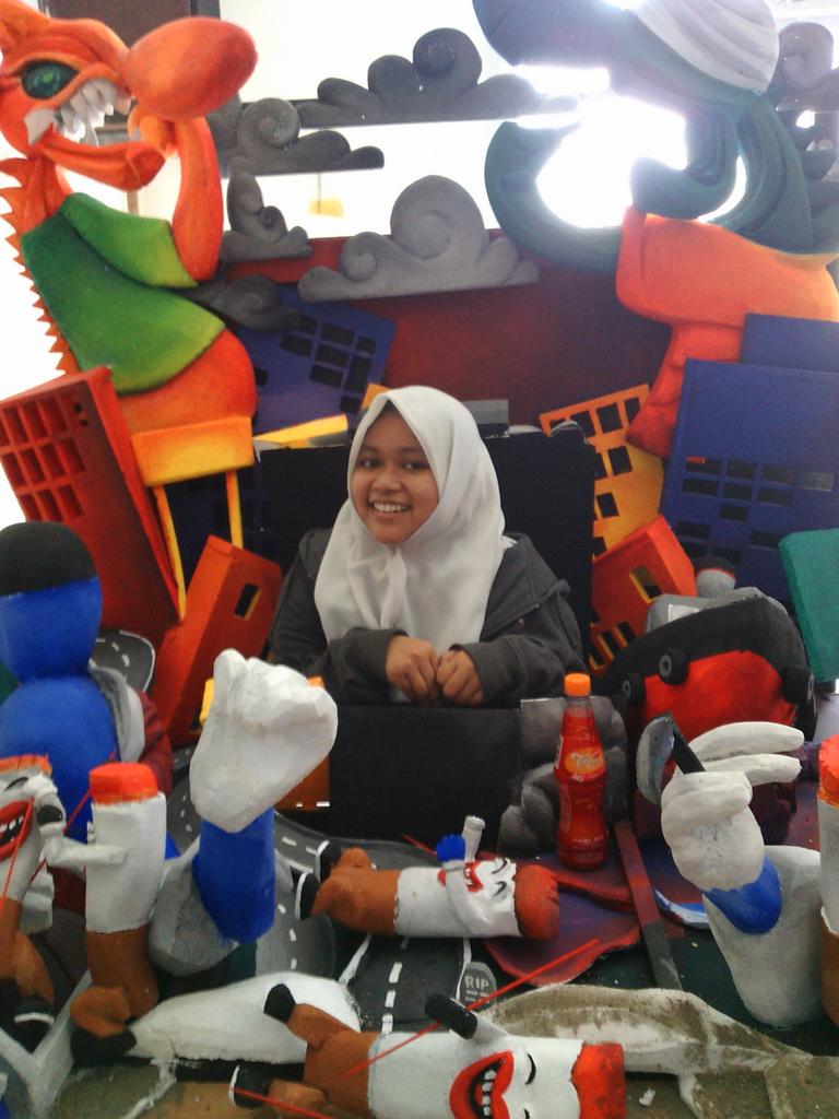 talithaWR's tweet photo. @RunColorParty SAYA SIAP UNTUK RUN COLOR PARTY !! Nih min warnawarni kyk bunga2 yg mekar dihatimu #KuisRunColorParty http://t.co/QMzeJUXZJI