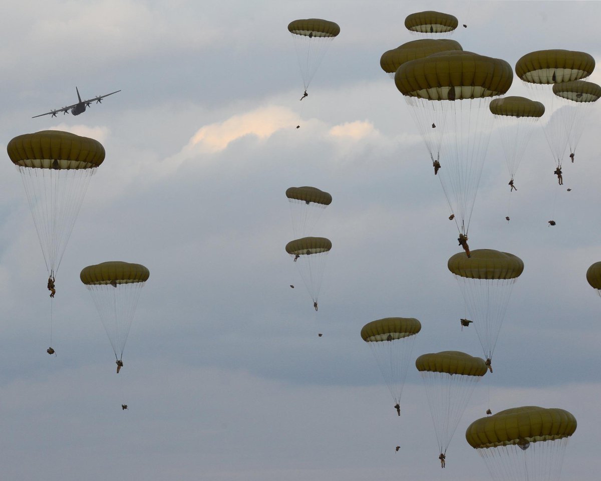 2PARA battlegroup train in Kenya on Exercise Askari Storm parachute