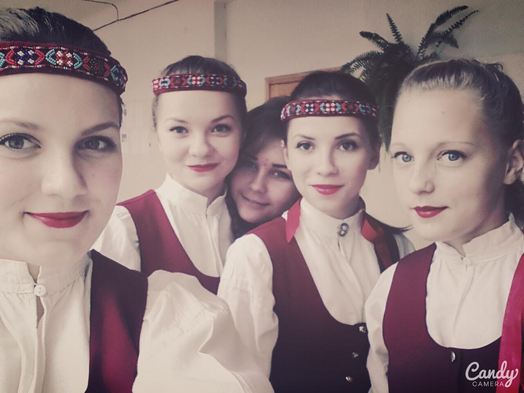 KKovakova's tweet photo. Pirms pasākumiņa. ;D #selfijs http://t.co/AjNiBug5cm