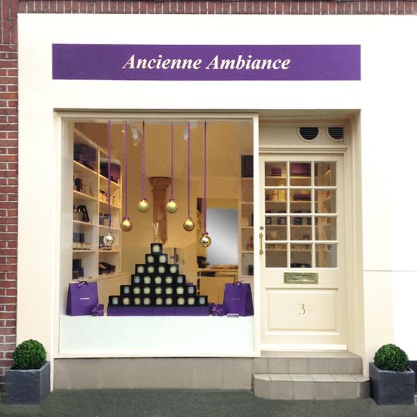 Ancienne Ambiance looking good on Chelsea Green! RT <a href="/AncientAmbiance/">AMBIANCE London</a>   ow.ly/EghMe  #Chelsea #London