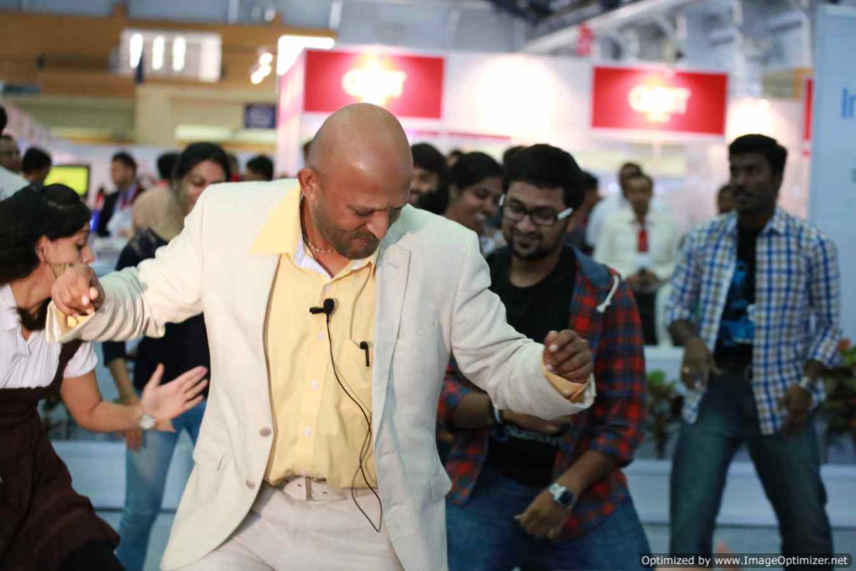 k2weets's tweet photo. @karthik_padman Matching steps with the #ibmbluemix flashmob. #IBMatCeBIT @ajityohannan #cebitindia http://t.co/9pDUFfI8u4