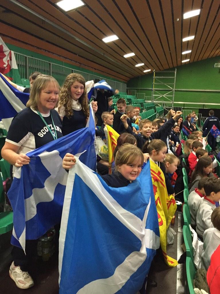 inverclyde's tweet photo. RT @ActiveSchoolsIC: @saintandrewsps & @InverkipPrimary pupils show their support for the Scottish Fencers. #cfclargs http://t.co/yVsNekcUYQ