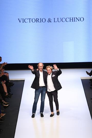 marialeonstyle's tweet photo. ¡Wow! #VictorioyLucchino, invitados internacionales de honor en #LIFWeekPV15 ¡¡¡Enhorabuena por vuestro éxito!!! http://t.co/khMw71nQST