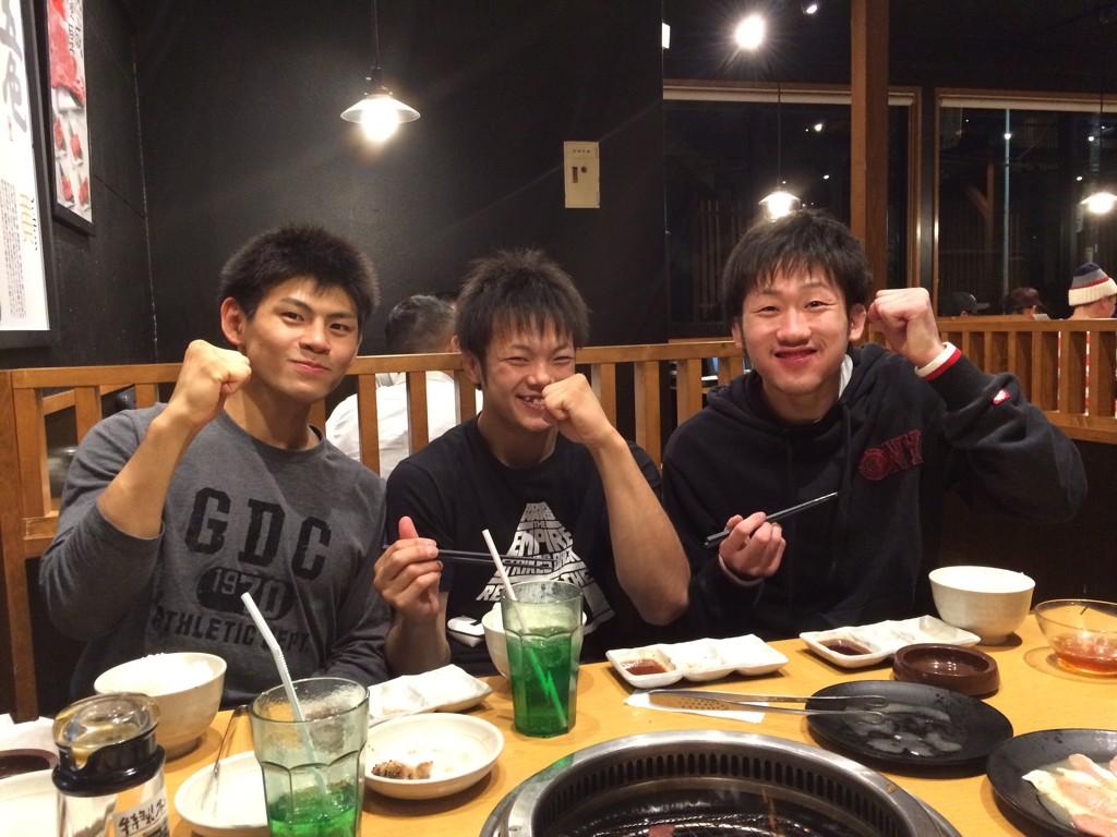 2480yuuki0924's tweet photo. 明日校内予選頑張る組と、ブサイク http://t.co/OaFPR9Y6et