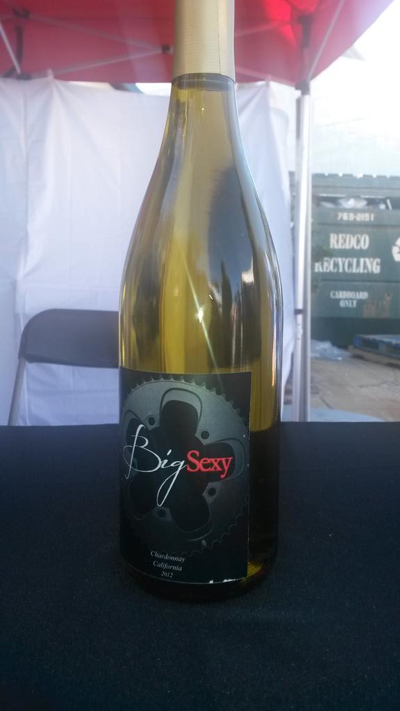 PrimalSportMud's tweet image. Pre race nerves #IMAZ athletes? What about your #IRONCrew? Maybe a glass or 10 of @bigsexywine will help!