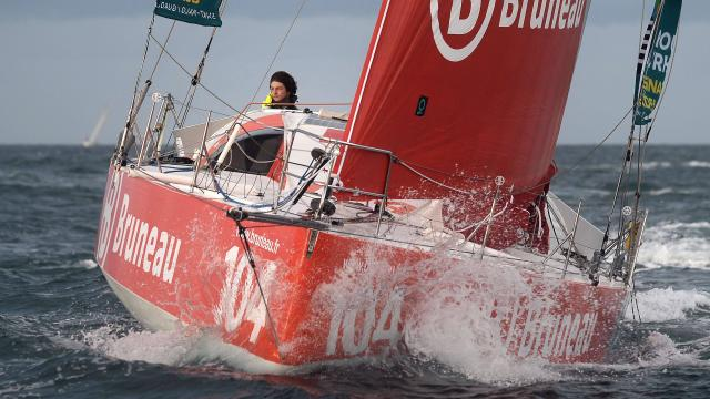 jmbiette's tweet photo. Courage au benjamin sous gréement de fortune Route du Rhum. Paul #Hignard a démâté http://t.co/whrvDbw1Ij http://t.co/4LlcxOXYlR
