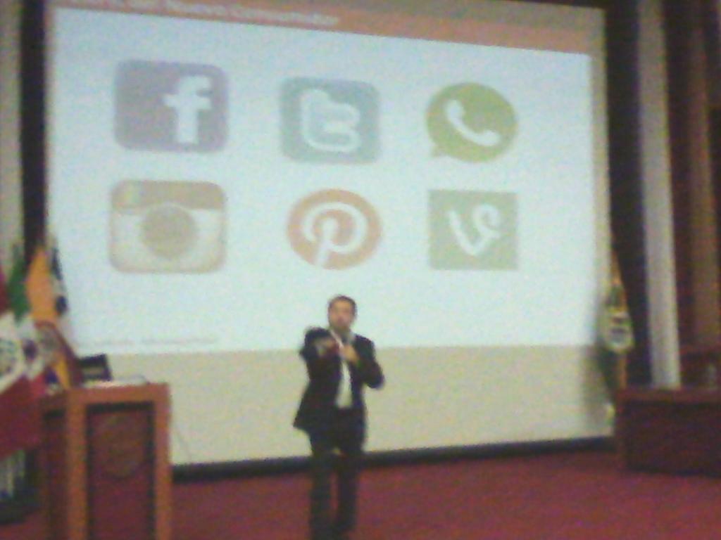 Rudye589's tweet photo. Tendencias del comsumidor peruano
@CongresoITIE #CongresoTIE2014 
#StrategyPoint
@heinz_escobar@Misael172 @kliver_10 http://t.co/f0VGXez7Ui