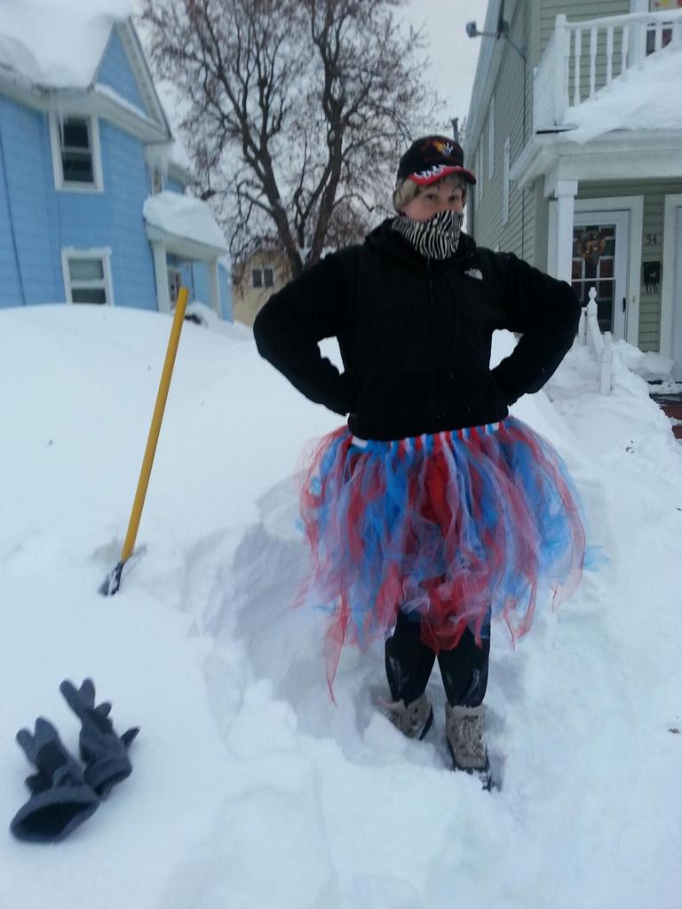 elacorte1023's tweet photo. @KISS985BUFFALO @judkiss985 @DJRanKan  being in the house I lost it lol me snow fashion in west Seneca http://t.co/tnMA3P8OCO
