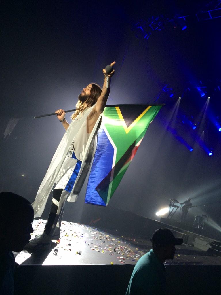 Such an epic show by <a href="/JaredLeto/">JARED LETO</a> <a href="/30SECONDSTOMARS/">THIRTY SECONDS TO MARS</a> tonight on South African soil! Flying the flag high!!! #echelon